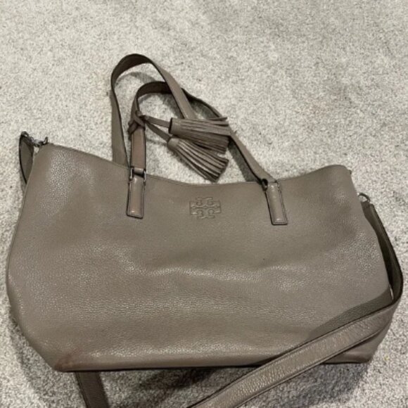 Tory Burch Thea Zip Closure Shoulder Strap Tote in French Gray Pebbled Leather - Picture 10 of 11